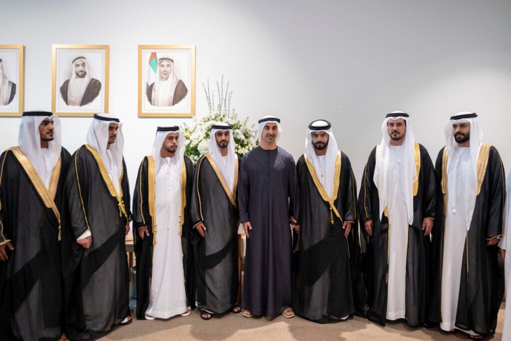 Hamdan bin Mohamed bin Zayed attends group wedding of Al Awamir tribe