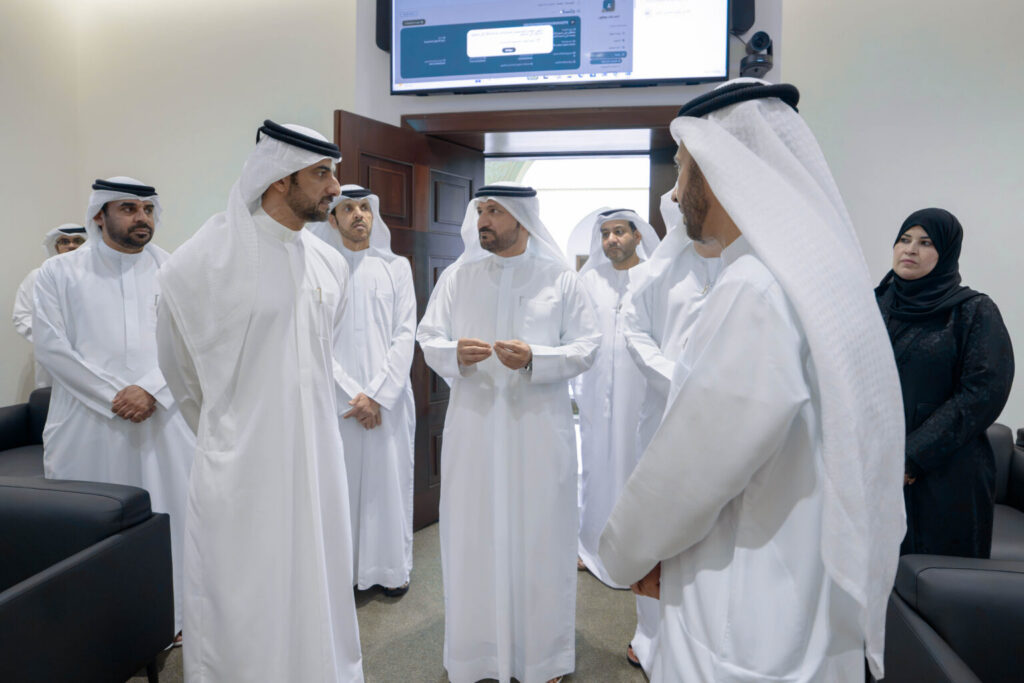 Sultan bin Ahmed reviews Judicial Department updates, AI services